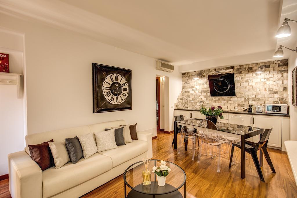 Pantheon Miracle Apartment Rom